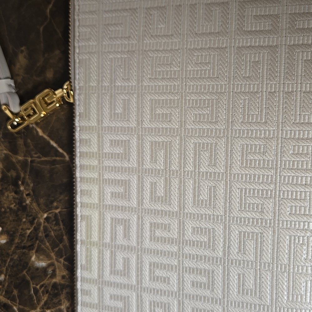 AUTHENTIC Givenchy Textured Cream Pouch with Gold Zipper - Picture 7 of 10